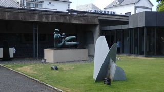 本館より静寂の中で日本人画家作品を