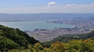 琵琶湖の眺望を楽しみながら比叡山頂へアプローチ
