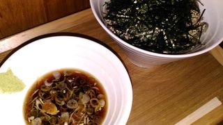 伝統的なそばでは無いが美味しい