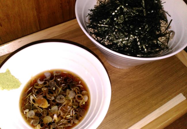 伝統的なそばでは無いが美味しい