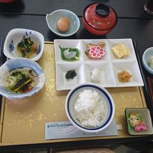 朝食