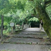 雰囲気の良い境内