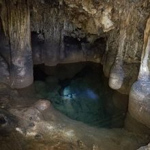 地底湖。ツアーでしか行けません