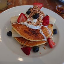 ストロベリー  バナナ パンケーキ