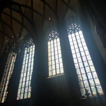 ステンドグラスもいい感じ