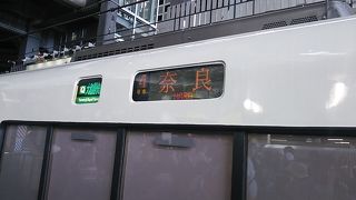 2018年８月現在、「大和路快速」の放送は車掌による日本語でのアナウンスのみでした