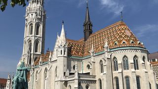 ジョルナイのタイルで飾られたマーチャーシュ教会