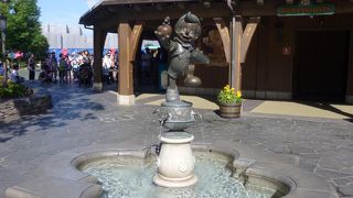 小さな子どもたちが一杯