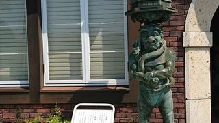 サターンの椅子に