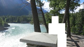 トランスカナダハイウェイに寄り添うように