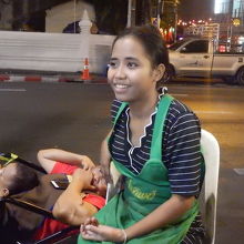 屋台のおねーさん