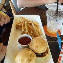 キッズのハンバーガーがちょうど良い量でした