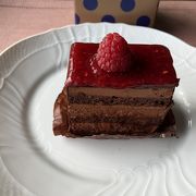 遅い時間だとケーキは残り少ない