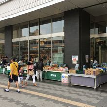 午後の特売は平日のみ？