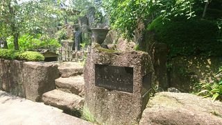 高山寺境内にある貝塚