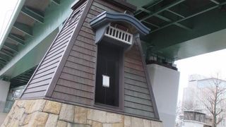 高速道路の下です