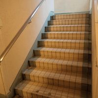 5-7号棟は部屋に行くまでに必ず階段あります