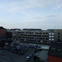 部屋からの眺め。中央駅が真ん前。