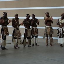 現地の方のダンスと歌