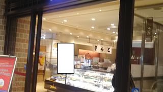 目黒の駅ビルのアトレ