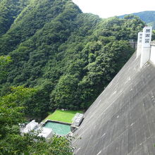 堤頂部からの眺め
