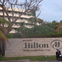 カロンビーチ側からのホテル外観