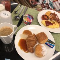 朝食です　卵をオーダーで焼いてもらいました