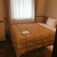 客室です。ベットが大きめで快適でした。