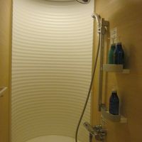 大浴場とは別に、シャワールームもあります