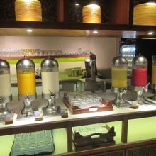 ジュースは数種類。今日の気分はウォーターメロンかな＾＾