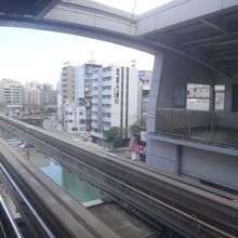 モノレールなので高度がある線路は見ていて気持ちいい
