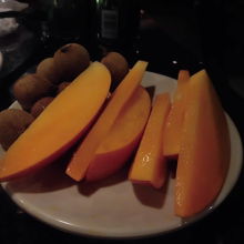 夏はマンゴーもあります。もちろん食べ放題