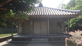 池にまつられた水の神