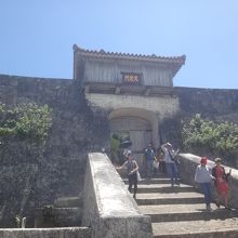 順路上にあるので入口と間違えそうになる