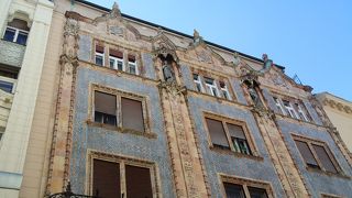 レヒネル設計の建物