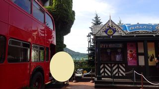 ローズガーデン内にあります