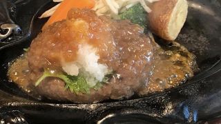 大人気のハンバーグ