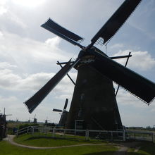 近くで回る風車の迫力にびっくり。