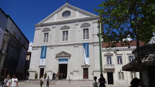 礼拝堂の装飾は華麗で素晴らしい