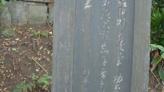 児玉源太郎ゆかりの人物の詩碑が並ぶ児玉神社