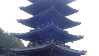 奈良公園のシンボルの五重塔