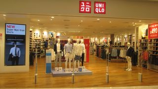 旧正月シーズンのユニクロ (エムクオーティエ店)2018