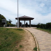 橋と海士ケ瀬を一望できる『瀬崎陽の公園』