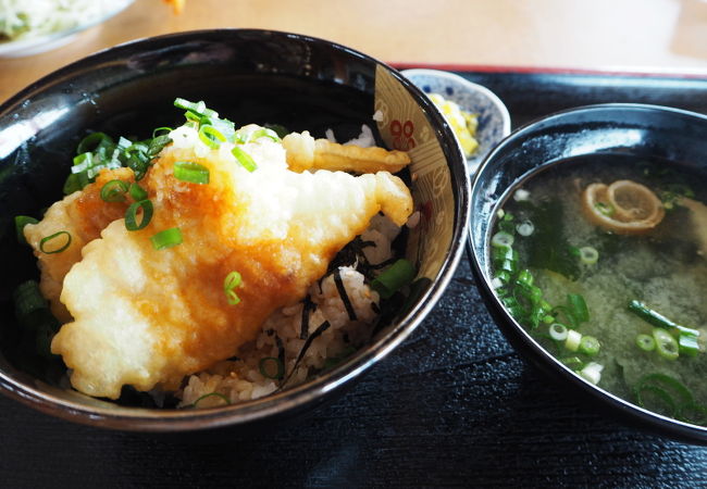 角島の新鮮な食材を味わえる食事処