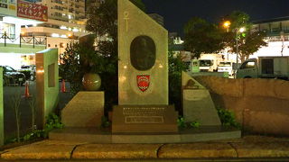 ザビエルの来日450年を記念して建立された碑