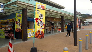 手軽にテイクアウトできるサービスエリアのスナックコーナー