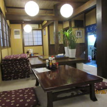 店内の小上がり