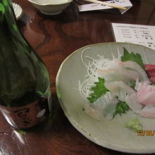 平目の刺身と日本酒