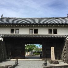 新発田城の正門です。国の重要文化財に指定されてます。