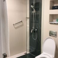 シャワーブースもおトイレも綺麗に清掃されています。